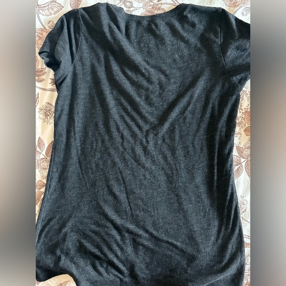 Women’s graphic tee “unraveling” - Picture 2 of 2